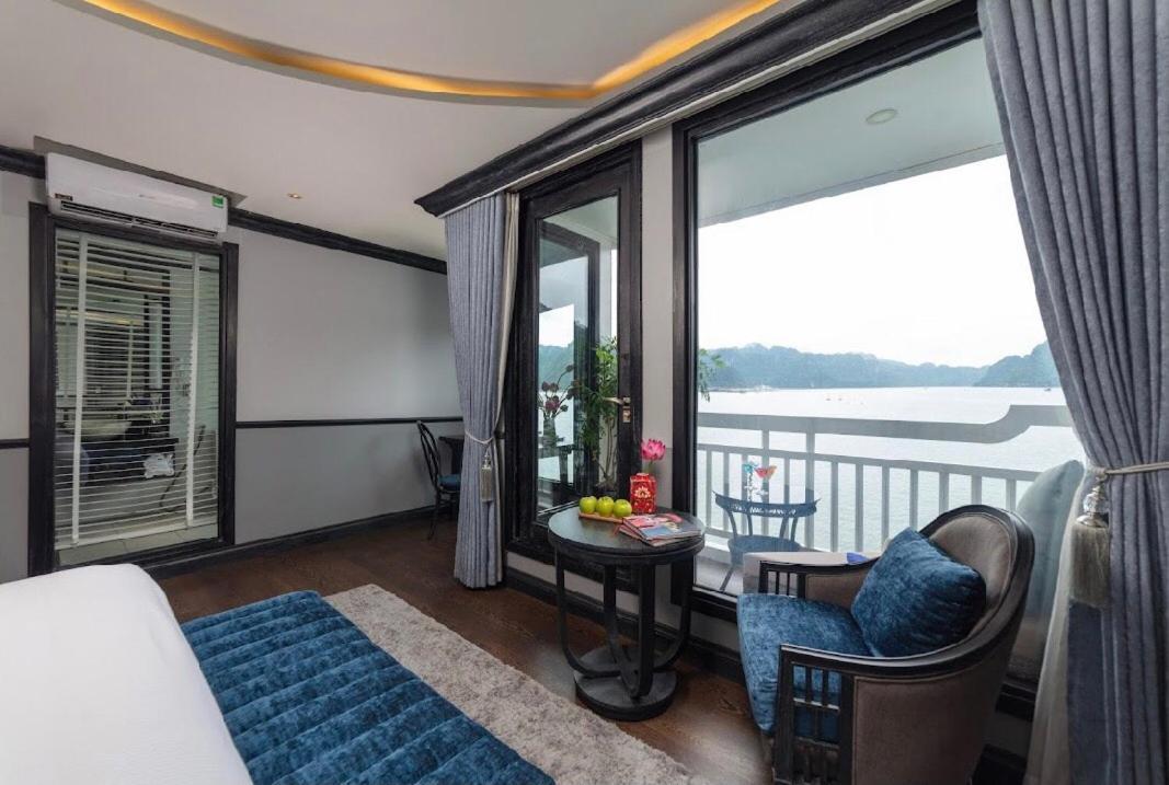 Hôtel Madeline Cruises à Hạ Long Extérieur photo
