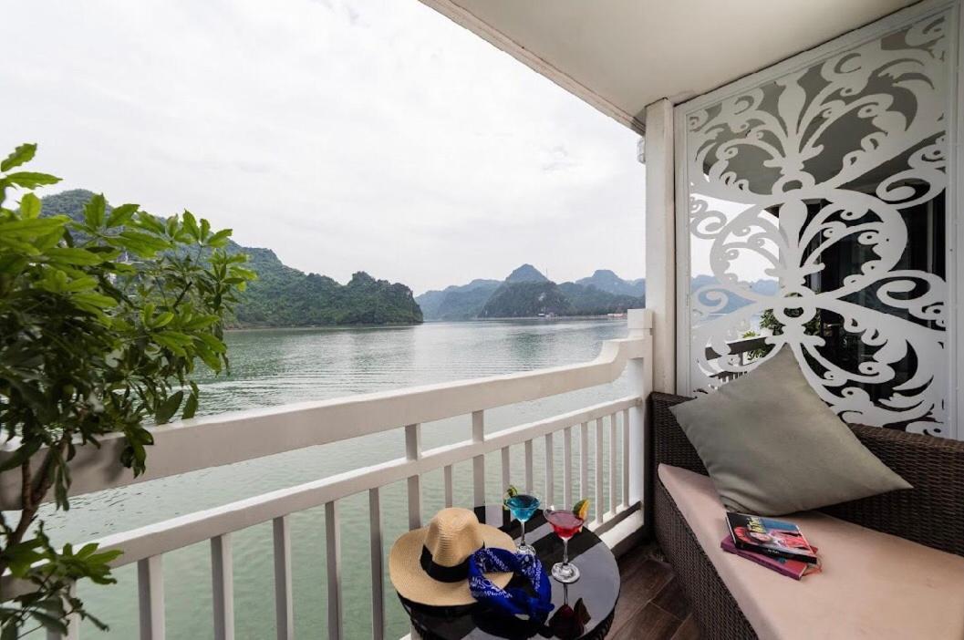 Hôtel Madeline Cruises à Hạ Long Extérieur photo